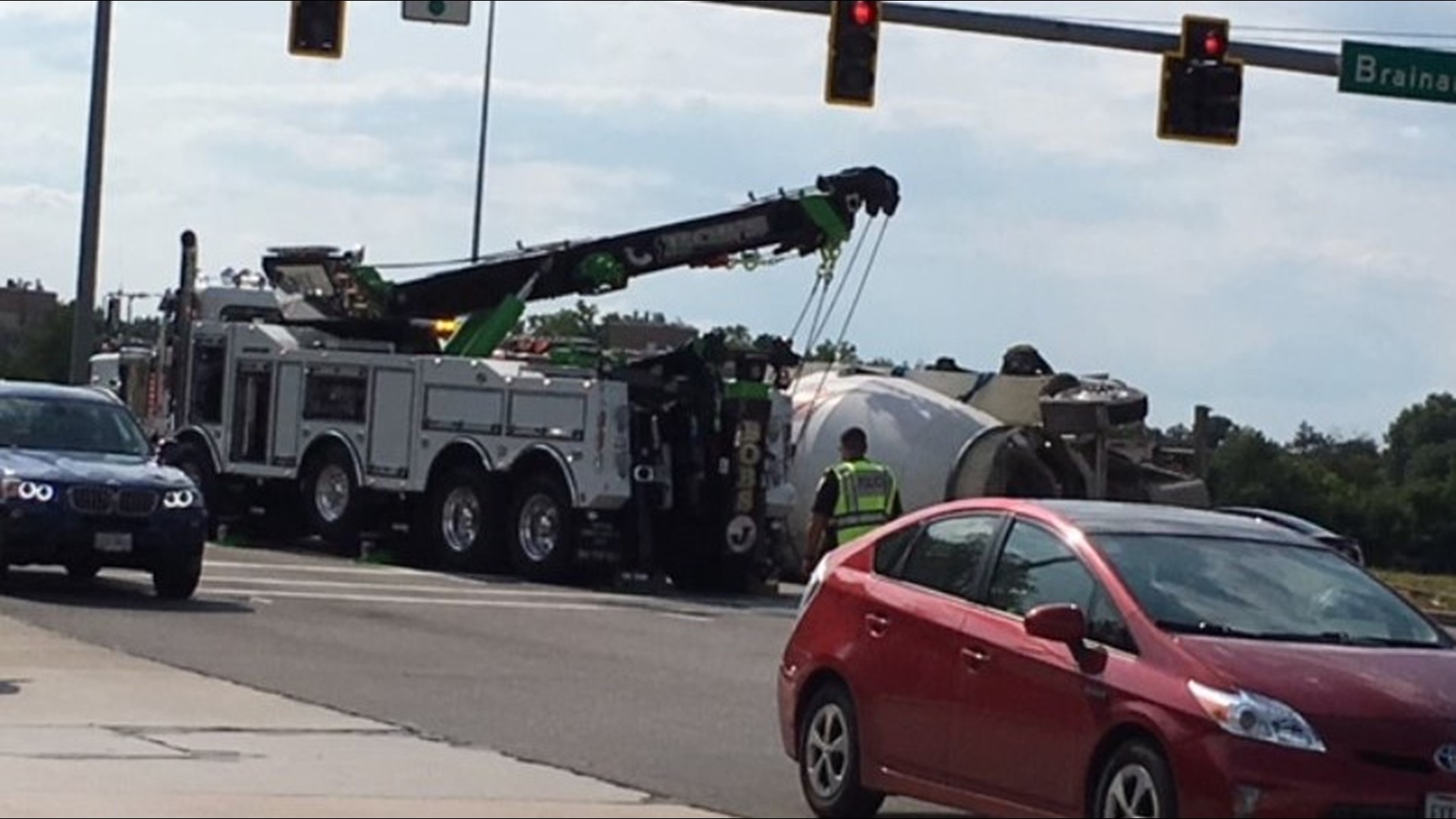 Cement truck rollover causes traffic delays at Brainard Rd. and Cedar ...