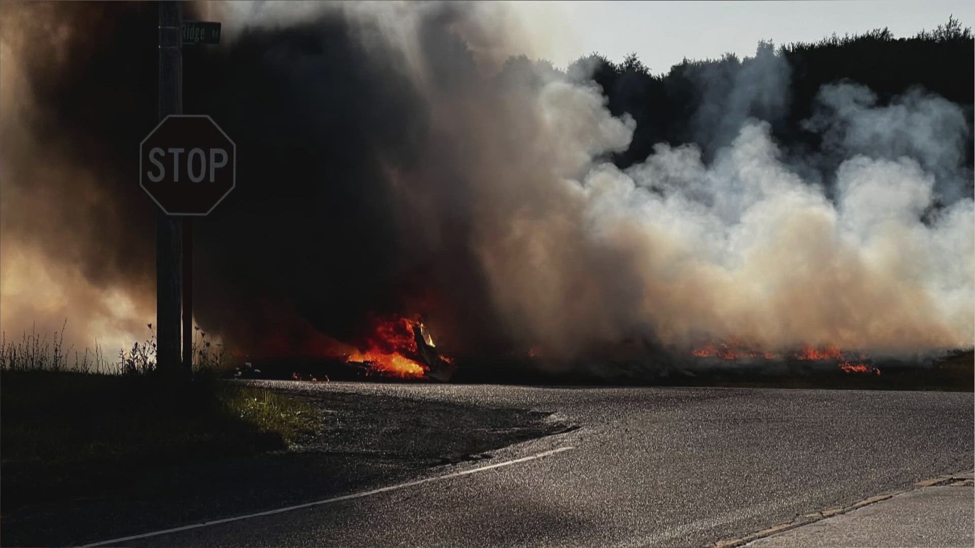 The NTSB says the pilot reported that his left engine lost power approximately 50 miles away from Youngstown-Warren.