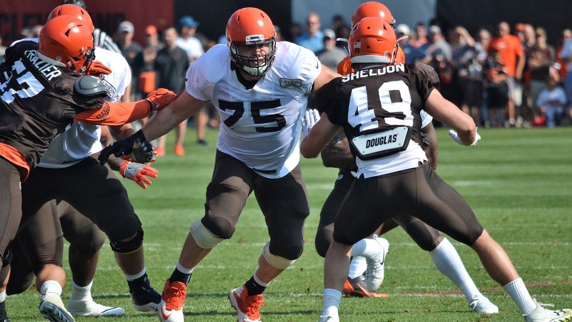 Cleveland Browns: How is Joel Bitonio performing at left tackle?