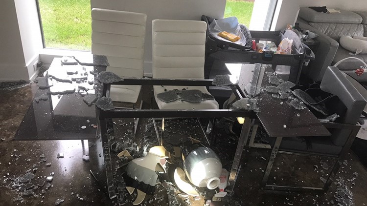 Houston Family S Glass Table Explodes Without Warning Wkyc Com - What Causes Glass Tables To Explode