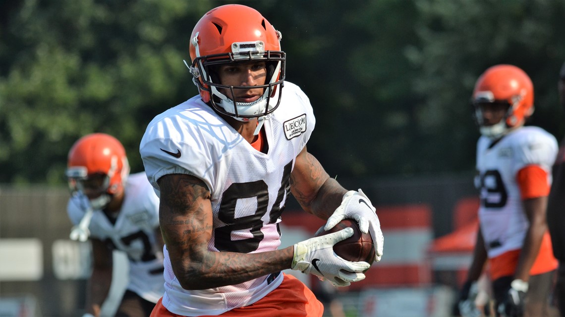 Cleveland Browns wide receiver Rashard Higgins (81) celebrates