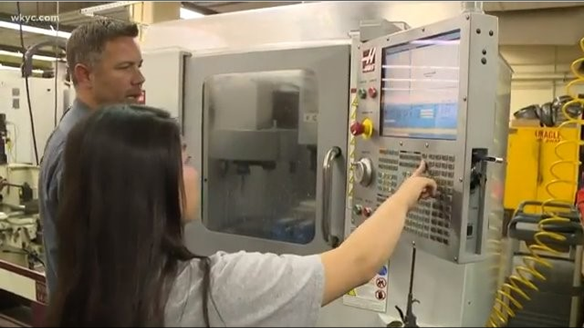 Girls in STEM | Teenagers explore manufacturing jobs | wkyc.com