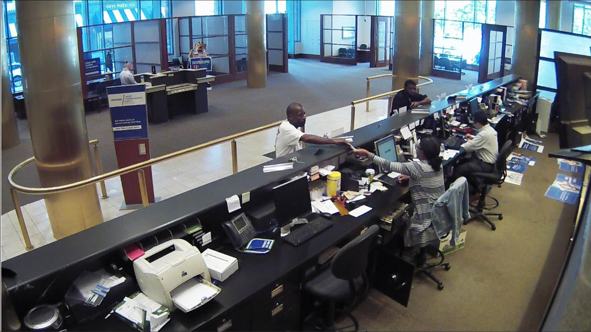 FBI, Cleveland Police searching for suspect in Fifth Third Bank robbery ...