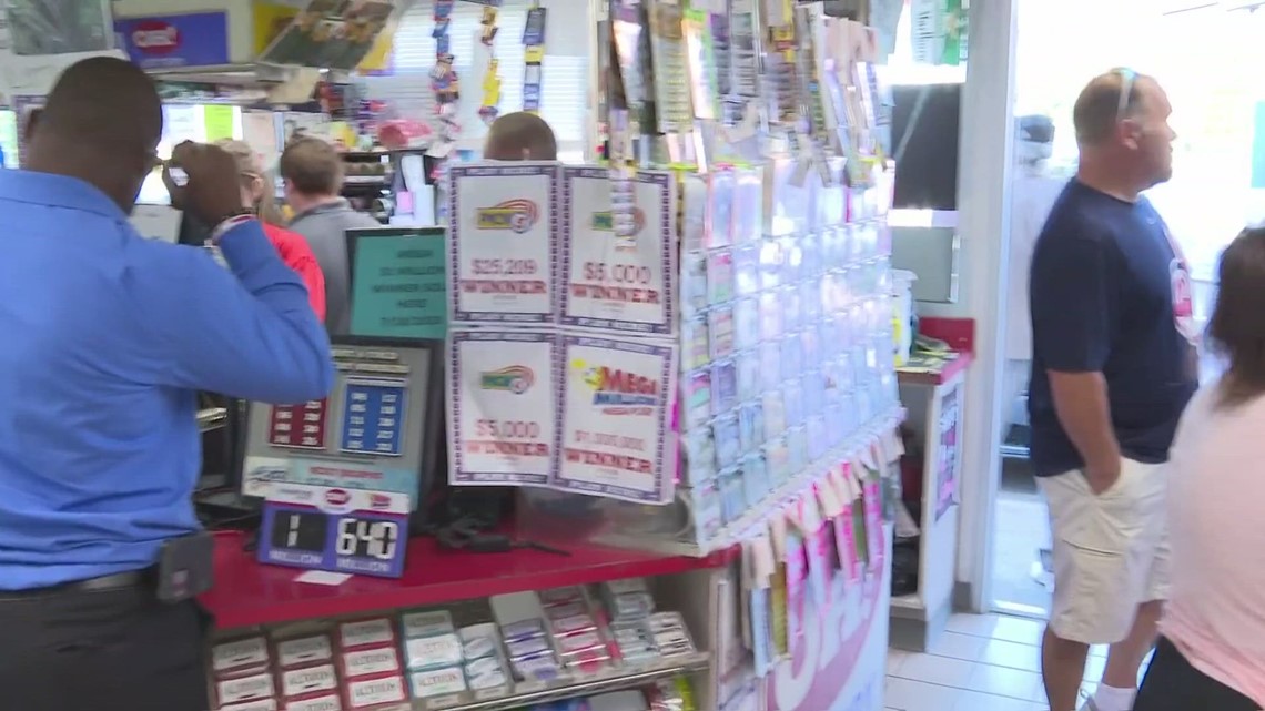 Powerball jackpot climbs to $1 billion: Here's how much the cash option