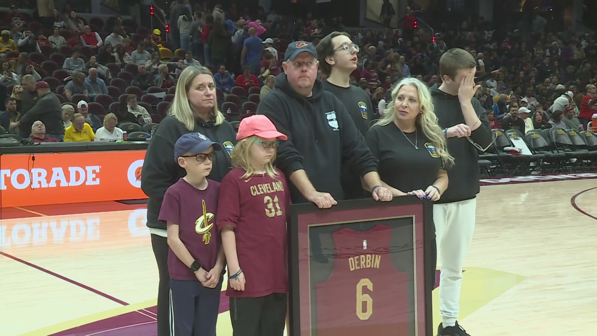 The Cavs held a special ceremony at halftime to honor a few of Cleveland's fallen heroes who made the ultimate sacrifice in the line of duty.