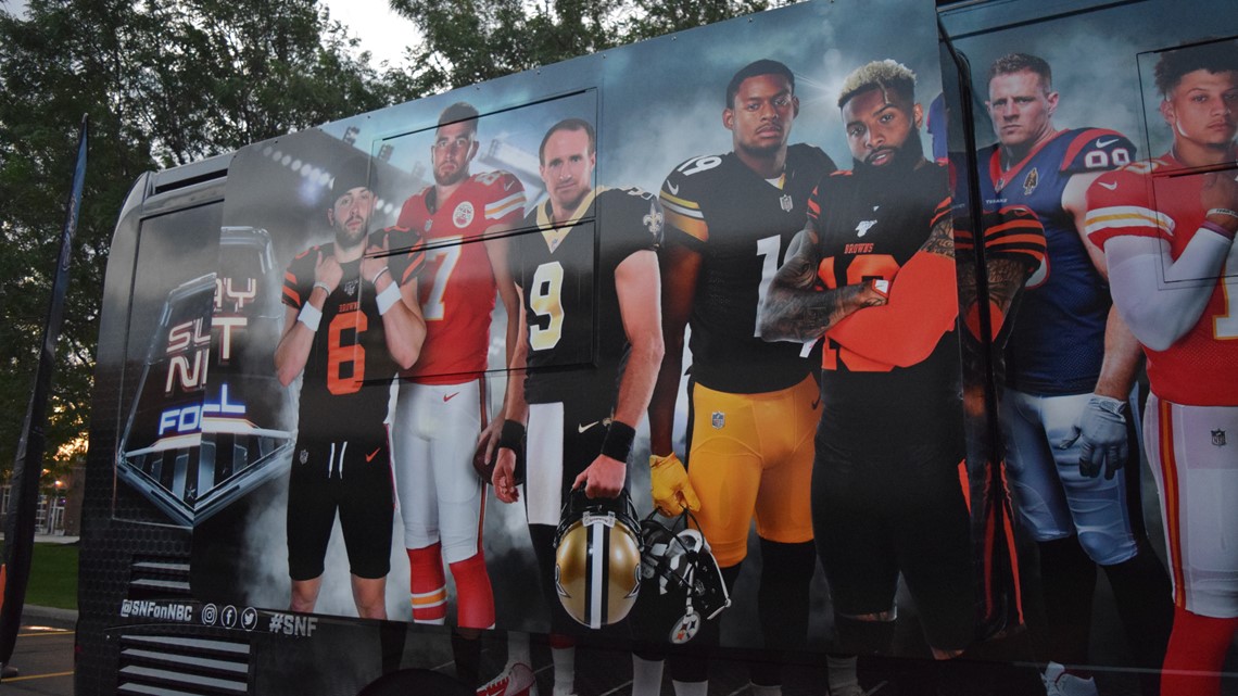 Sunday Night Football bus arrives in Cleveland