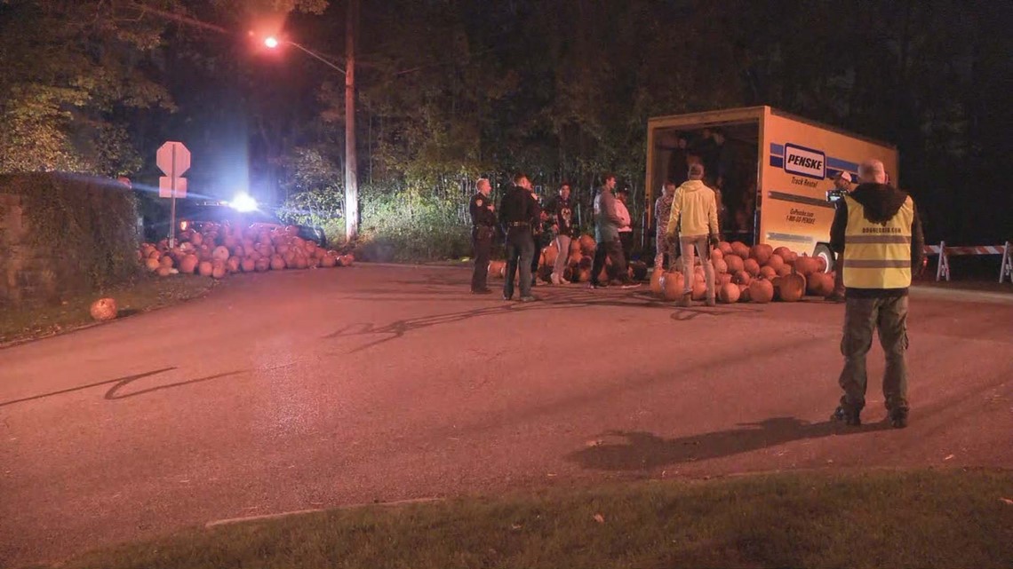 Chagrin Falls pumpkin roll Halloween tradition continues on Grove Hill