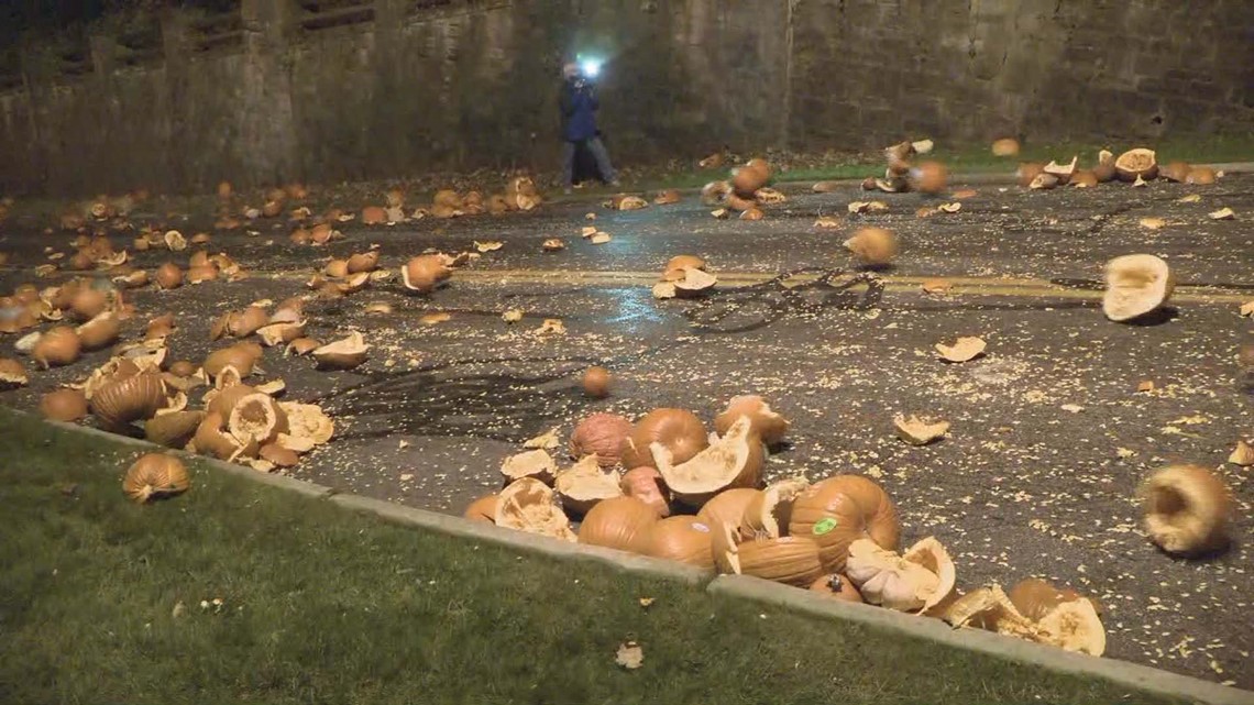 Chagrin Falls pumpkin roll Halloween tradition continues on Grove Hill