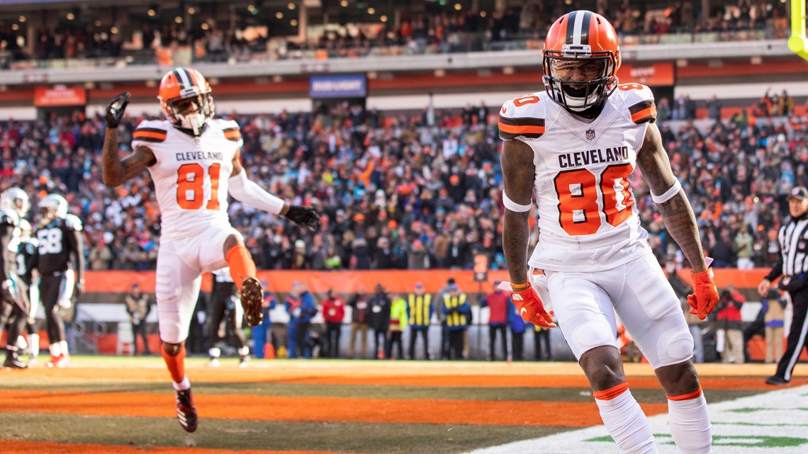 Jarvis Landry Cleveland Browns scores a touchdown 8X10 Photo