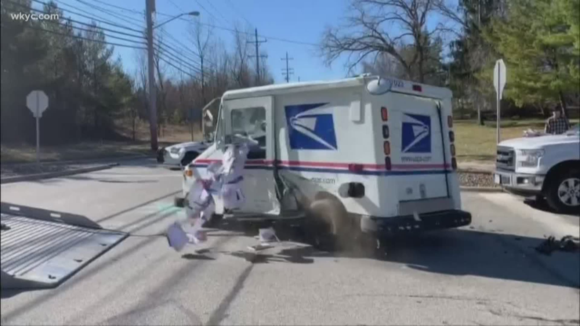 Mail truck involved in crash in Pepper Pike