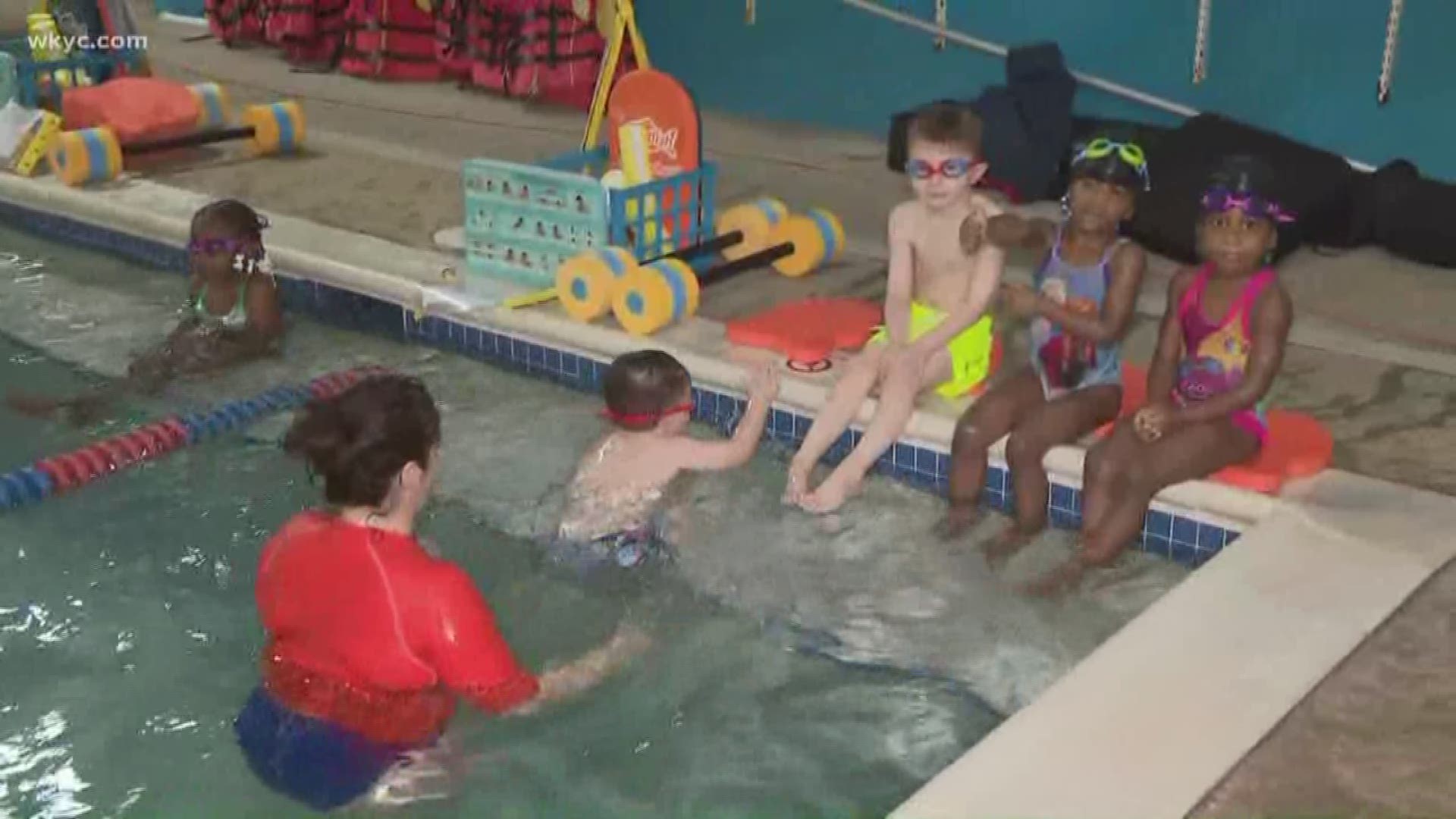 May 24, 2019: Swimming season is here, and we want to make sure your children know the key safety tips before jumping into a pool. We sent Jasmine Monroe to a Goldfish Swim School to talk with the experts about these live-saving suggestions.