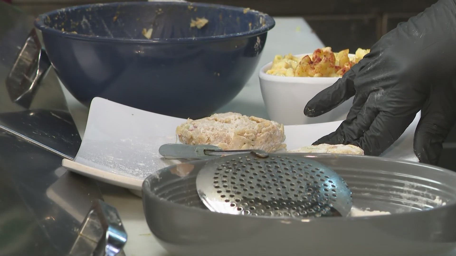 We head to Akron where there's a new spot to grab a bite to eat.  Stephanie Haney has more on The Soulful Vegan in Akron with today's First Look.