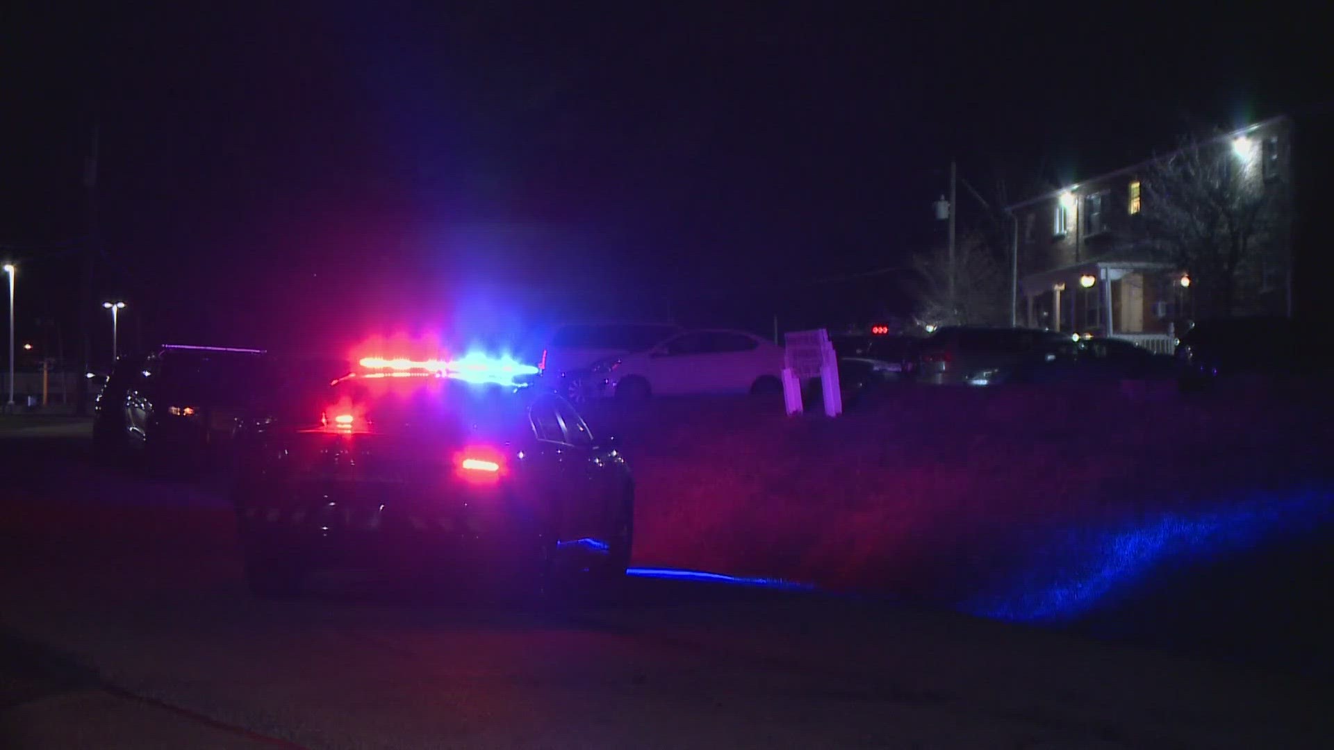 Suspect surrenders following SWAT standoff at Brunswick apartment ...