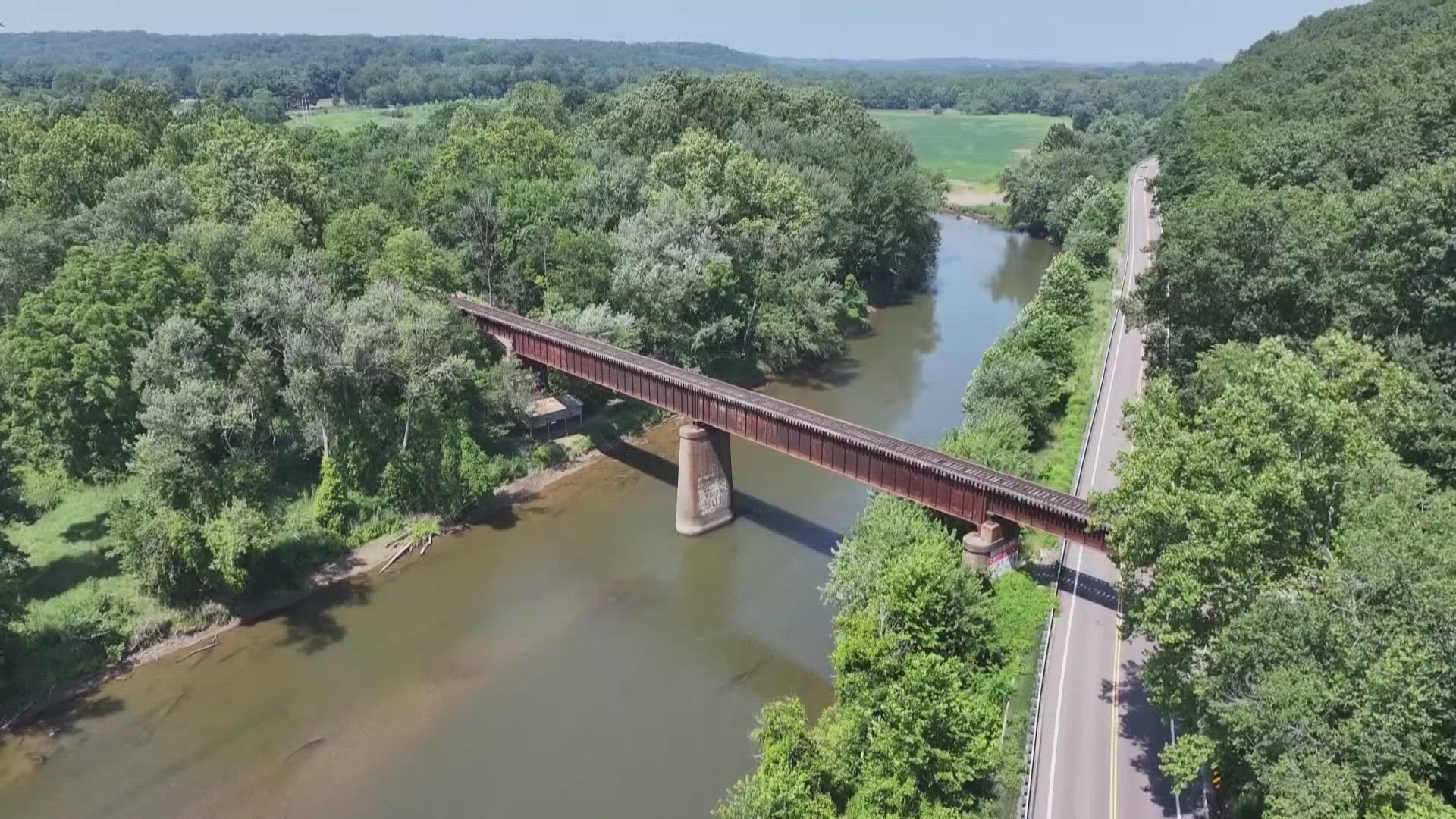 2 pedestrians killed by train on trestle near Zoar in