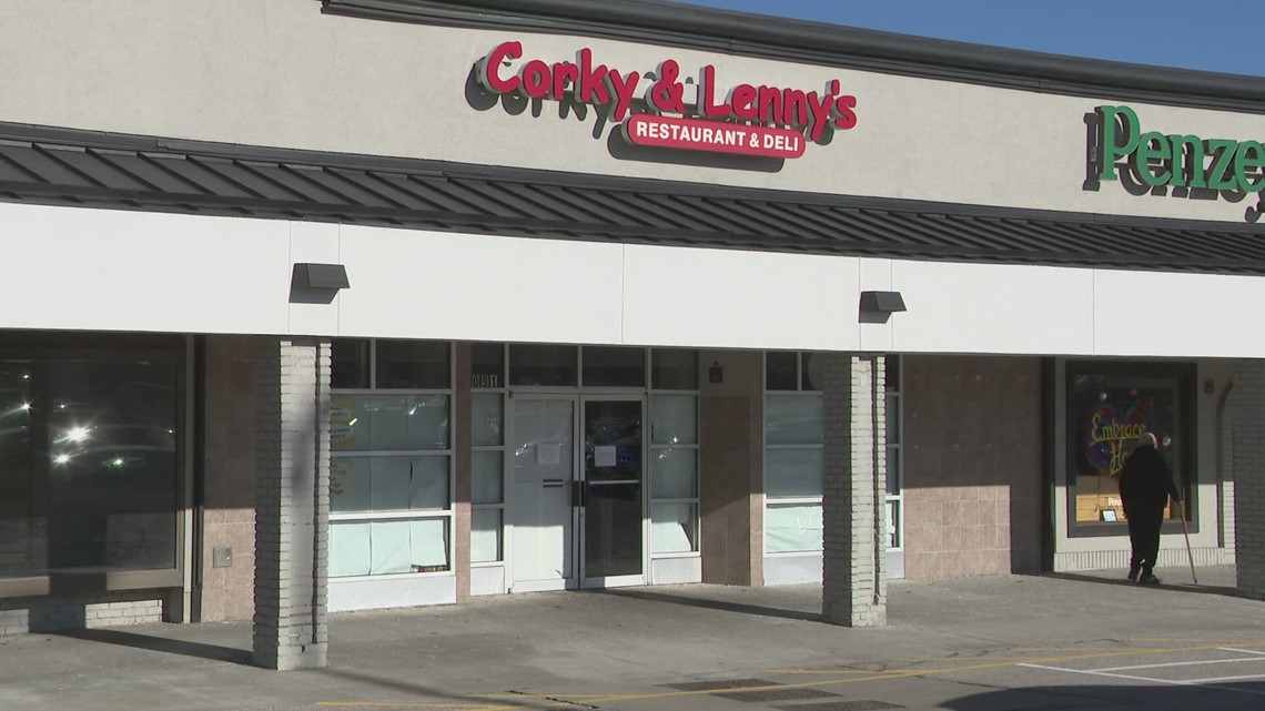 Former Corky and Lenny's server files federal lawsuit over alleged