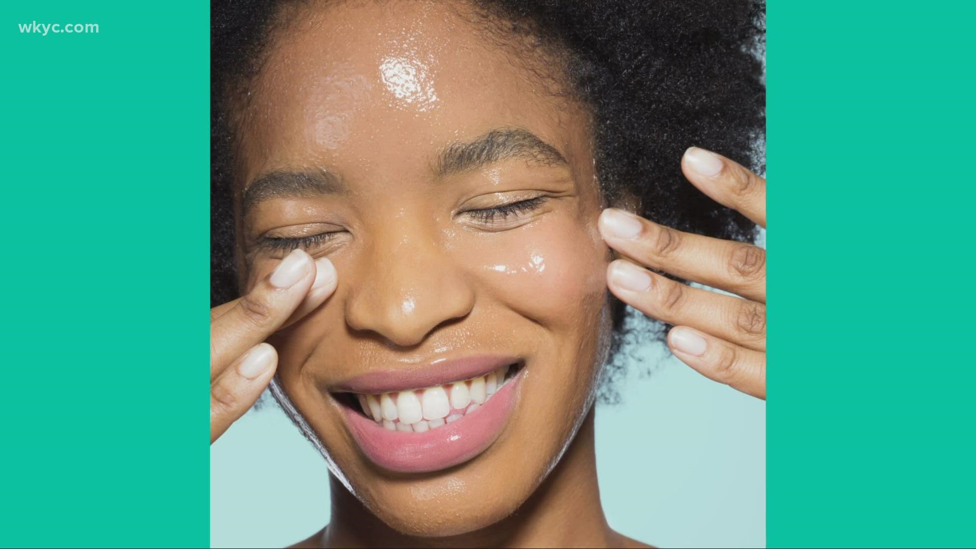 Slugging is when people put Vaseline on their skin to moisturize it and make it brighter and tighter. However, there are some important tips you should follow.