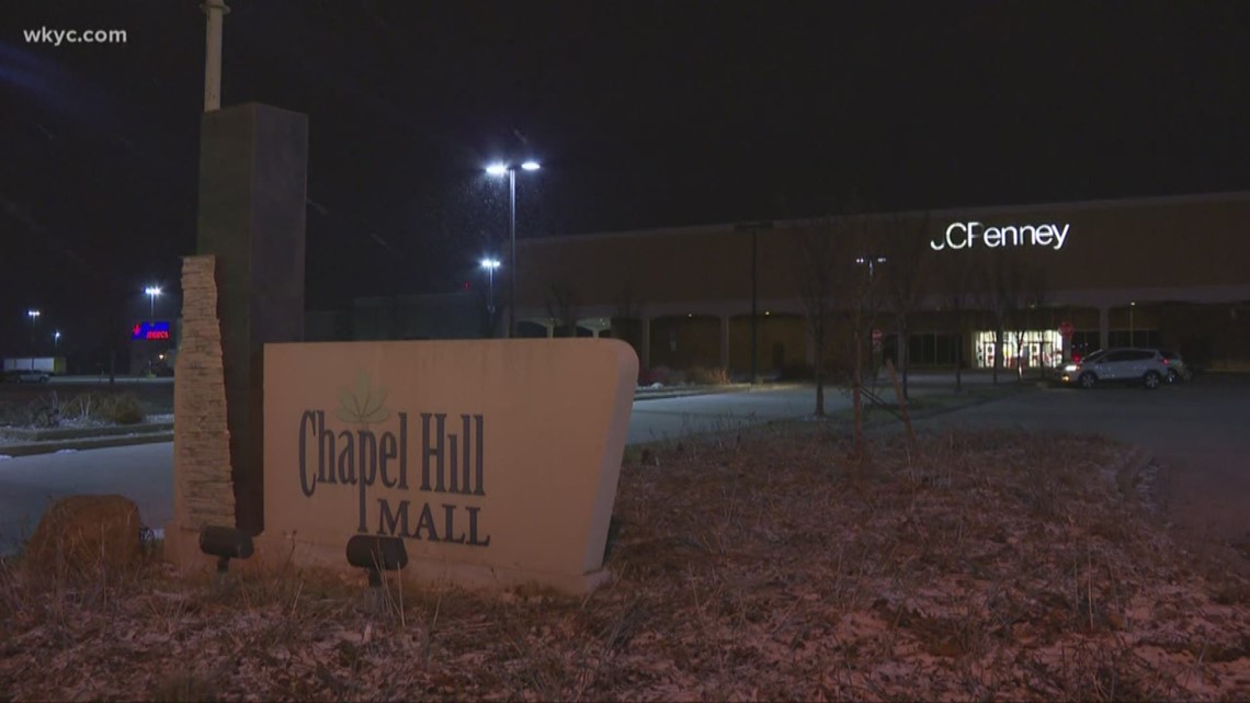 Chapel Hill Mall closes after suspects rob jewelry store
