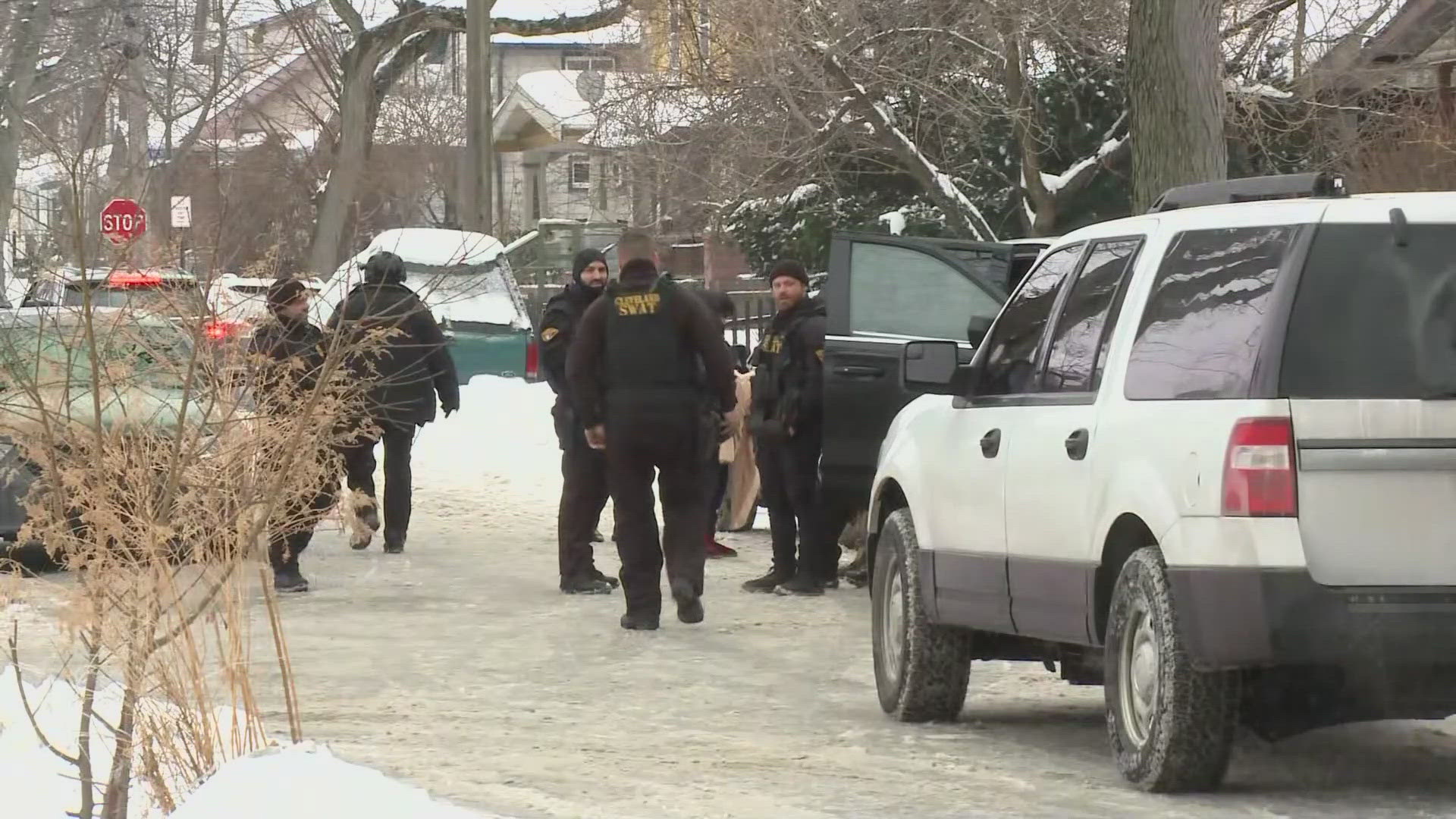 Cleveland police: Man arrested following barricade situation on ...