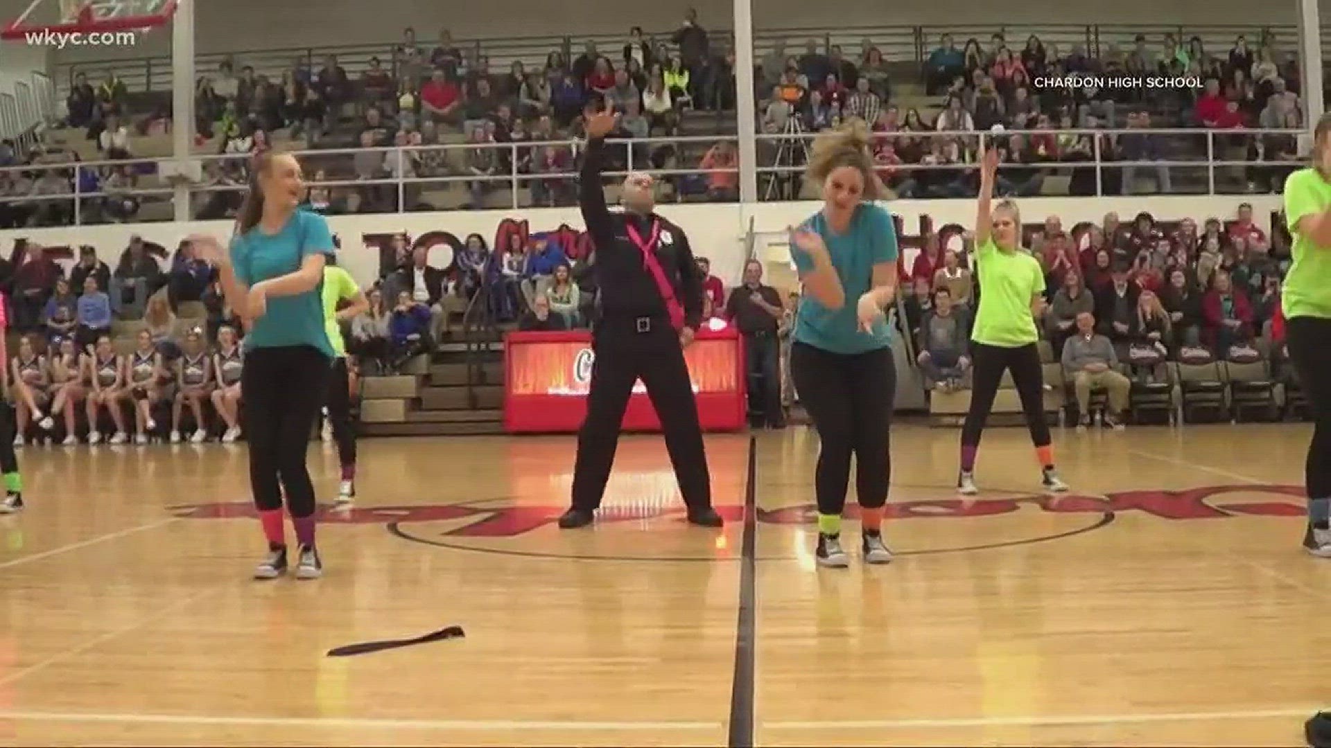 Chardon Police Officer joins high school dance team for performance