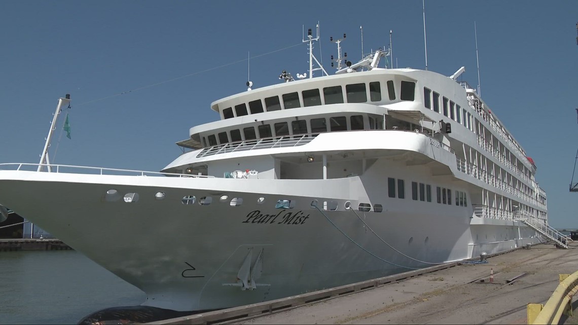 Pearl Mist cruiser docks in Cleveland