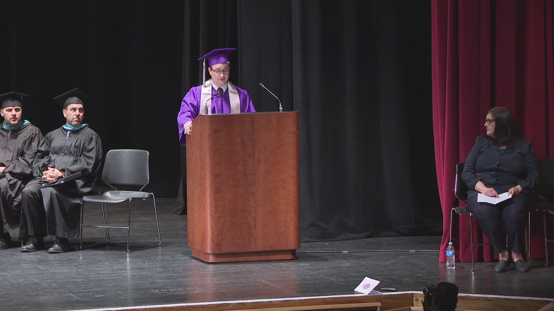 Judge Judy gives commencement speech at Barberton High School