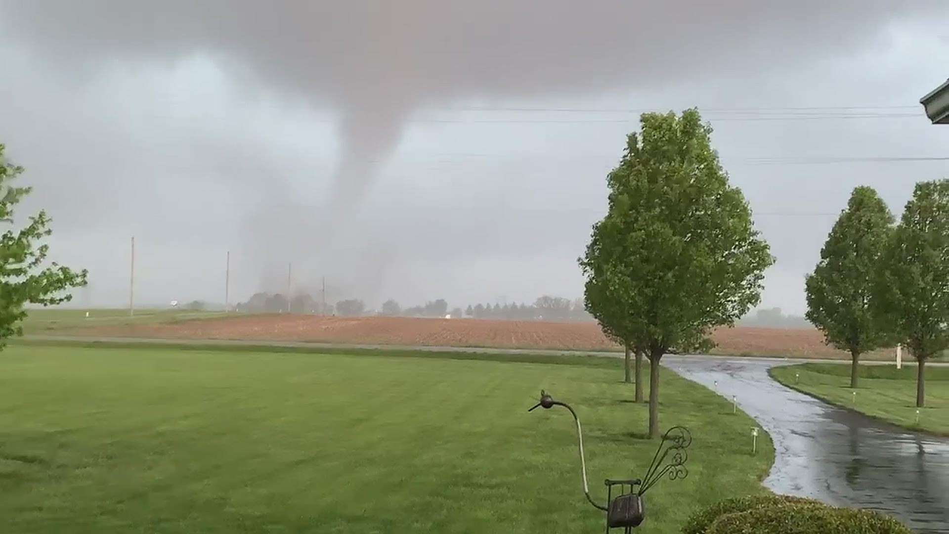 Tornado sighted by homeowners in London, Ohio