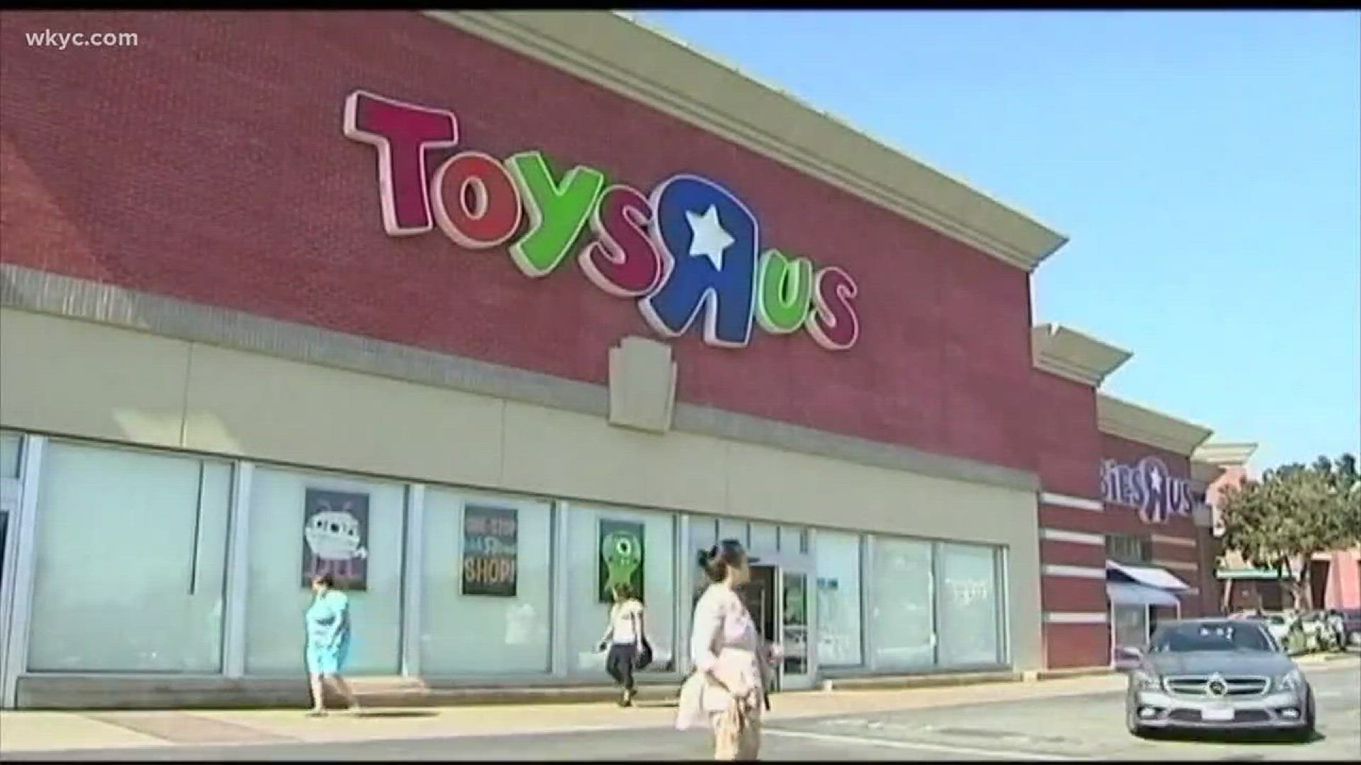 Toys R Us Plans To Close 180 S