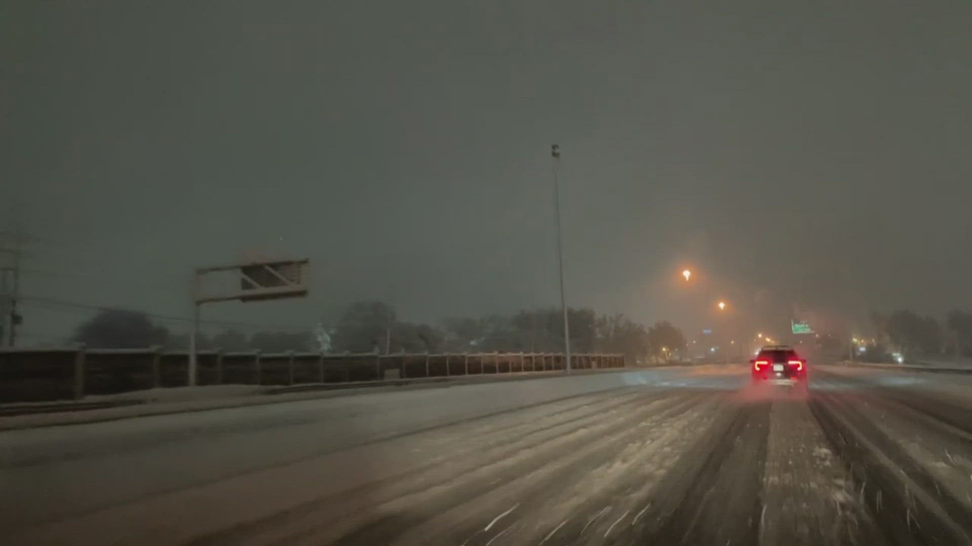 3News' Anthony Copeland and Bryant McCray provide team coverage as lake-effect snow falls in Northeast Ohio for the first day this season.