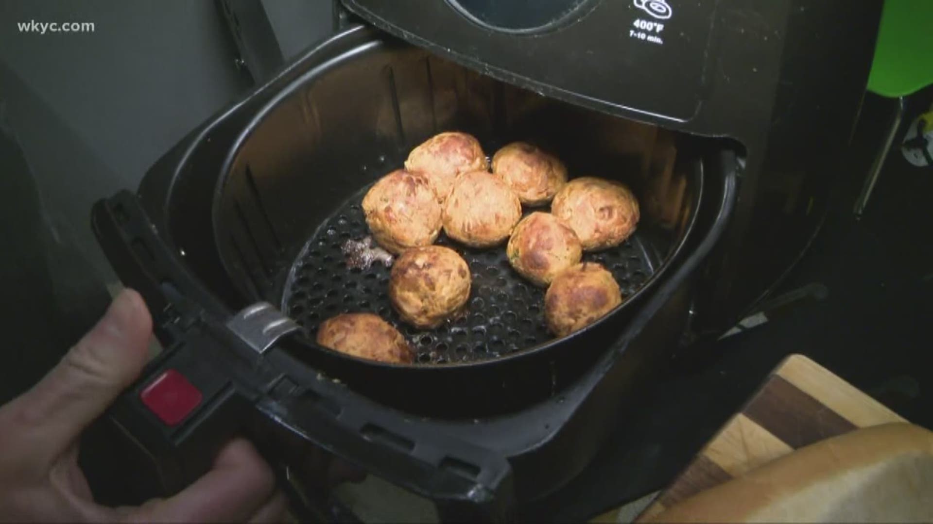 Feb. 5, 2020: This recipe will surprise your entire family because these meatballs have no meat in them at all. Here's how to make a vegan meatball at home.