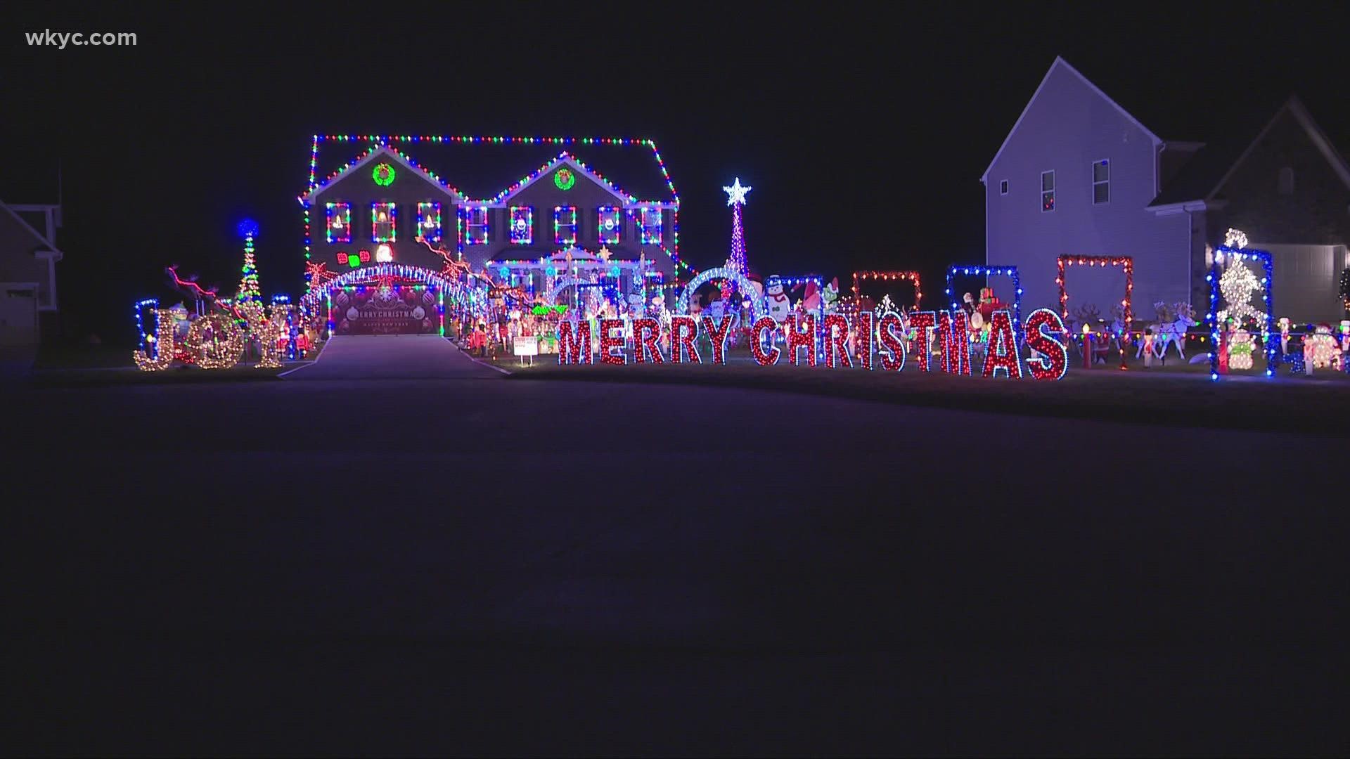 Epic Christmas lights display in Medina brings out the Grinch to help