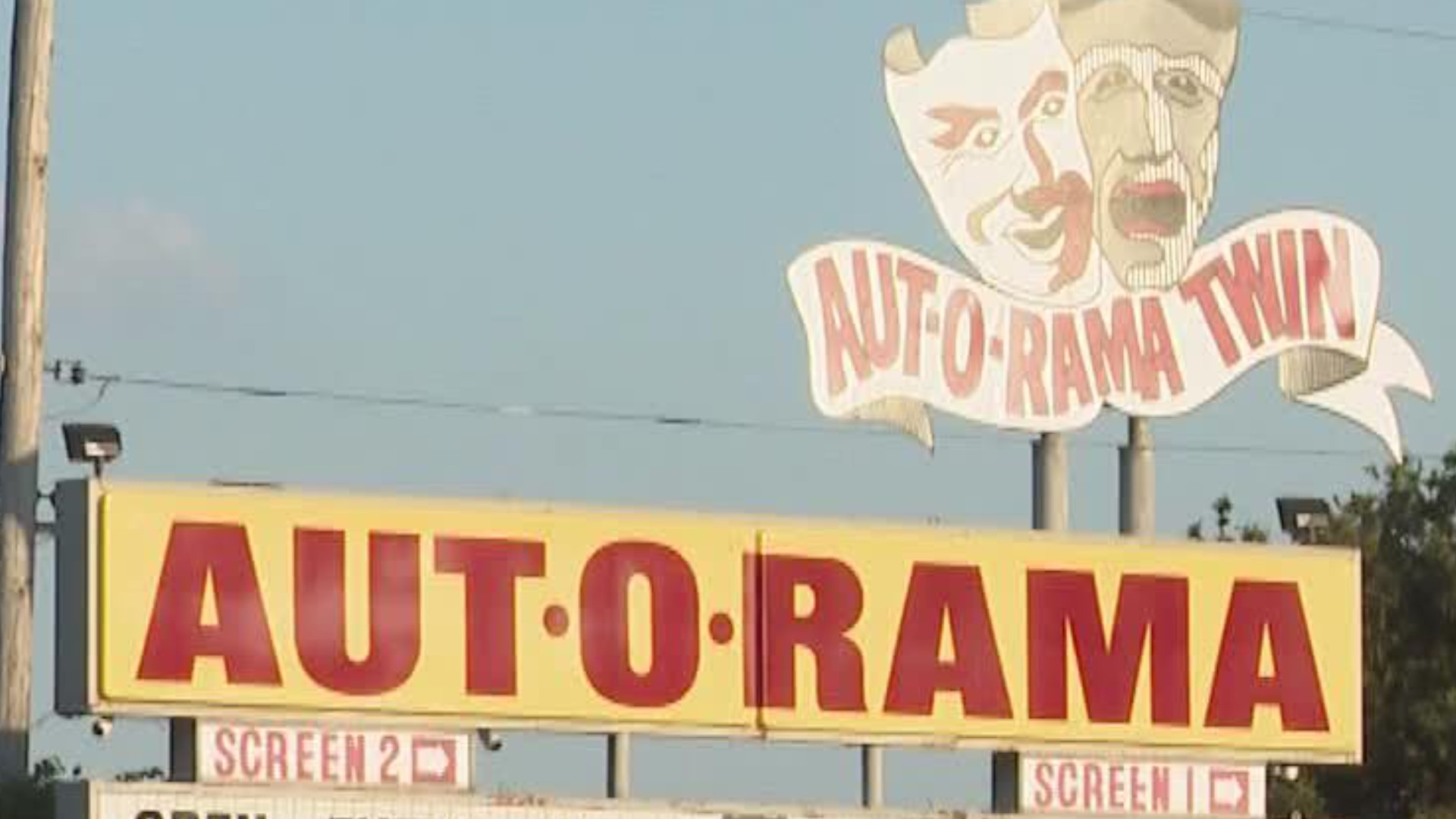 There once were 4,000 drive-in movie theaters in the U.S.; only about 300 remain. How has Aut-O-Rama Drive-In sustained its success? 3News' Mike Polk Jr. reports.