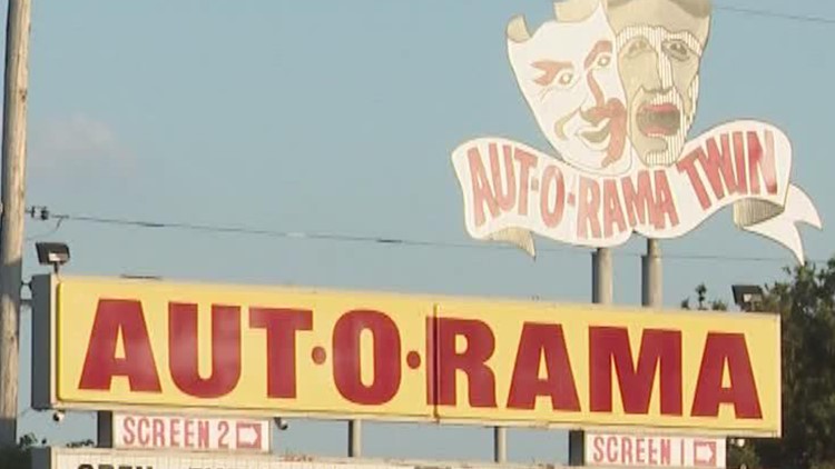 Aut-O-Rama drive-in showing Christmas movies this weekend: Here's the lineup for both screens
