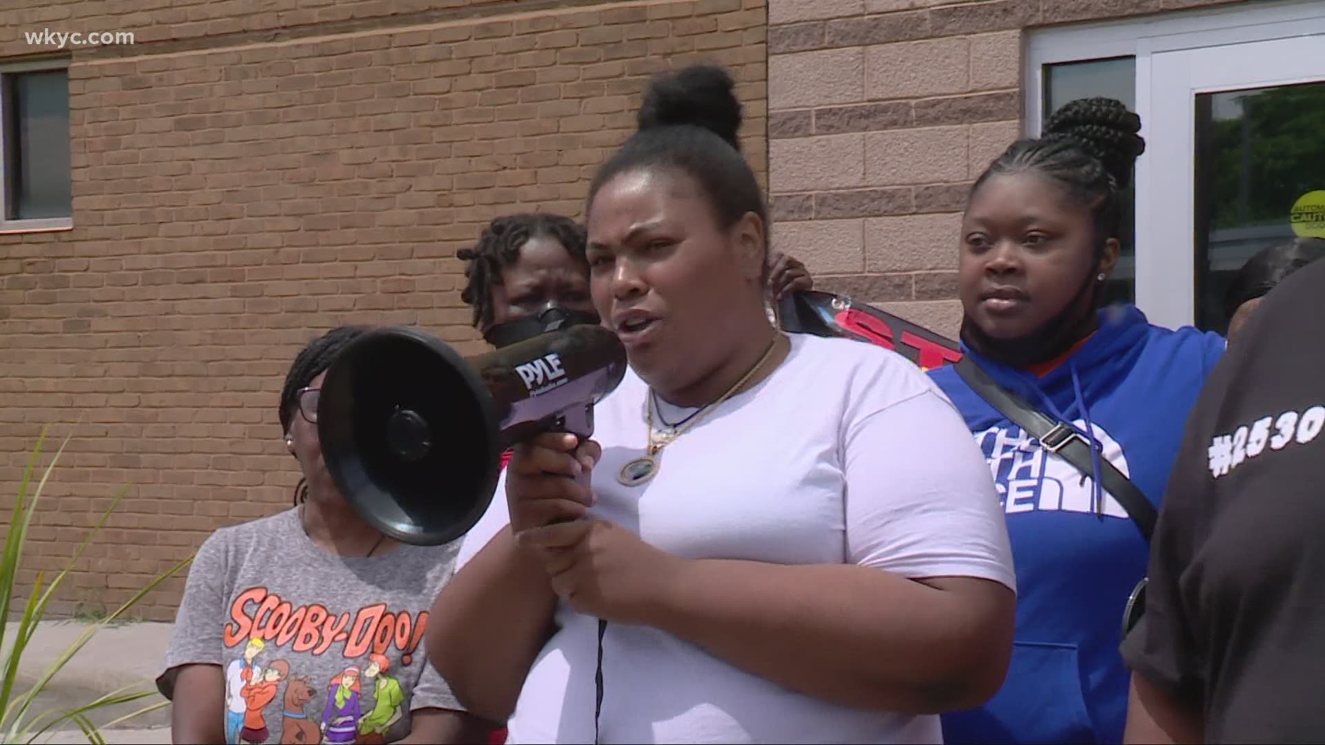 Keith's family and friends held a rally outside of CMHA police headquarters Saturday. Marisa Saenz reports.