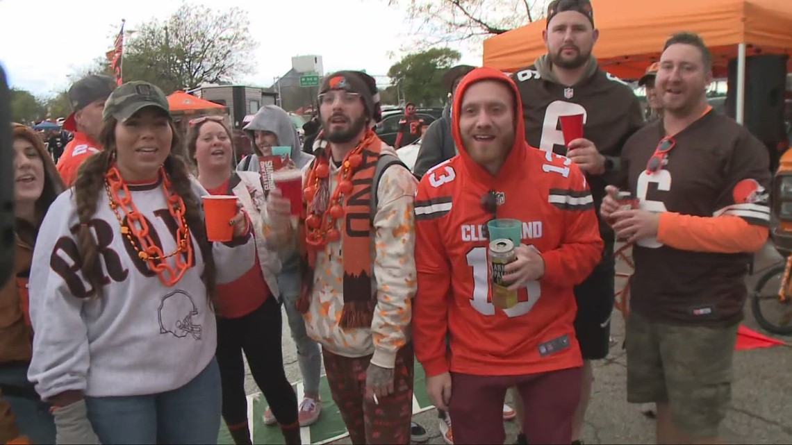 See videos of Browns tailgate parties in Muni Lot and new dog mascot  Swagger Jr.'s debut before Bills game 