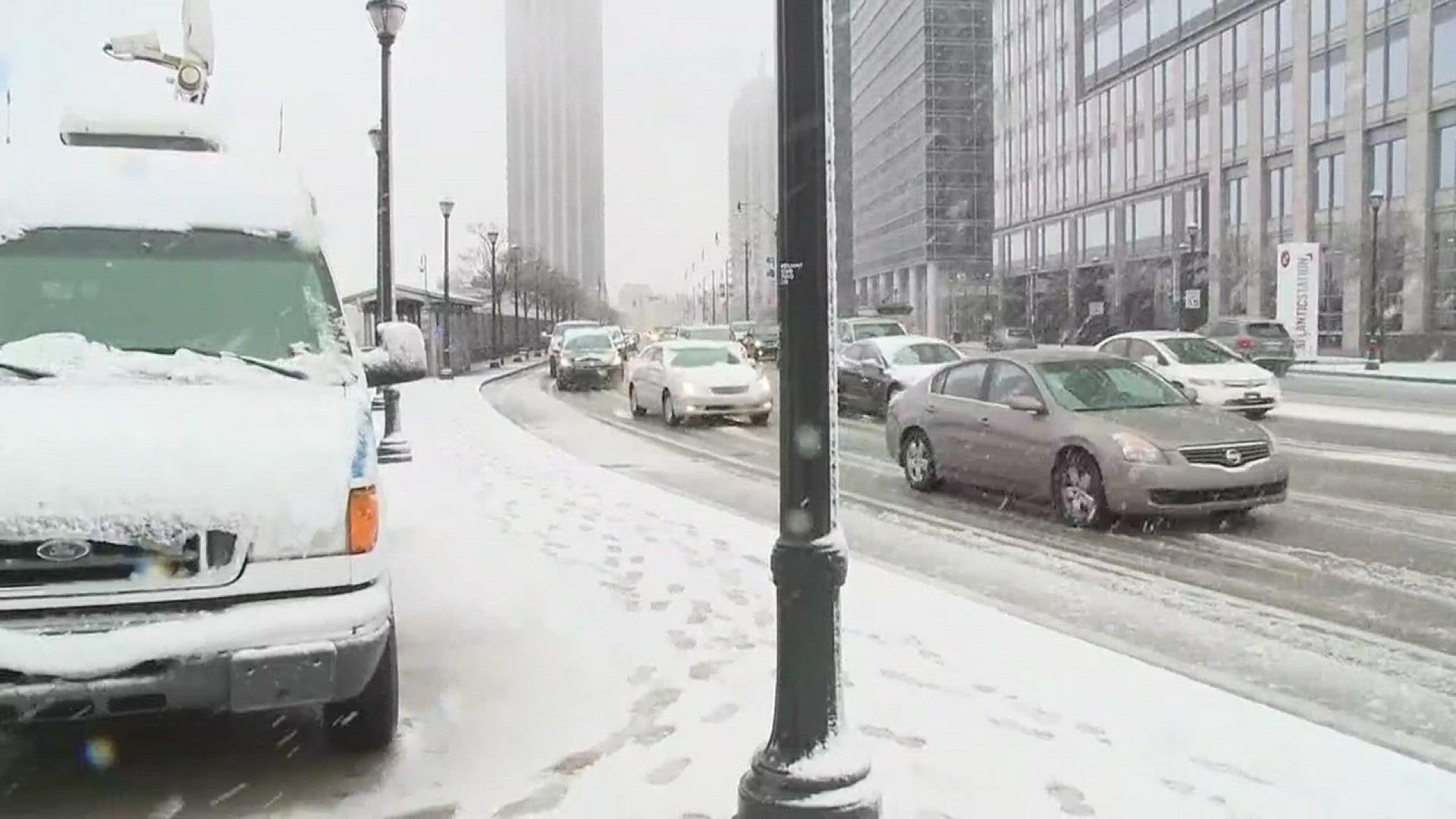 Schools are closing early in Atlanta as snow continues to fall. (WXIA)