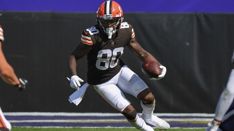 Cleveland Browns honor Chadwick Boseman, who played team's top