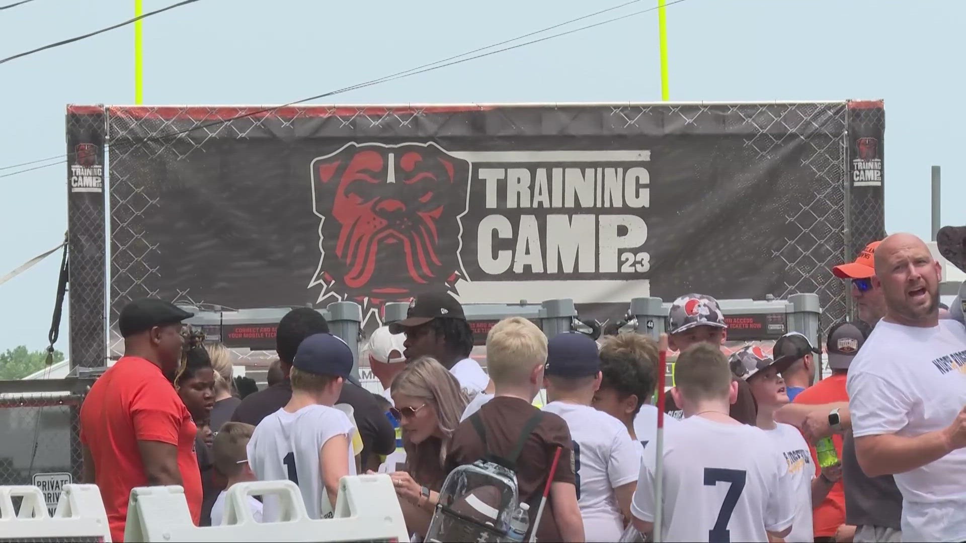 Cleveland Browns training camp: fans return to Berea