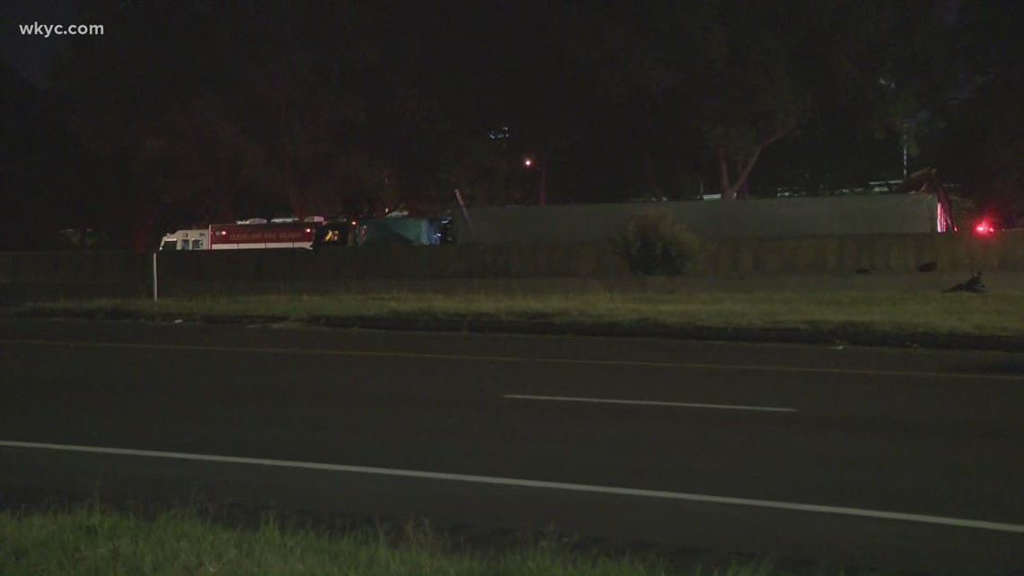 Portion Of I 90 East Closed After Semi Truck Rolls Over At Dead Mans Curve In Cleveland 1125