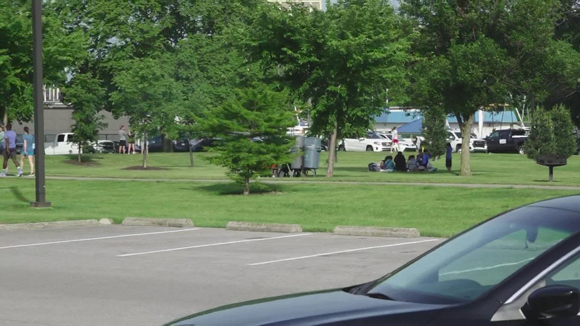 Woman shoots man at Edgewater Park in Cleveland