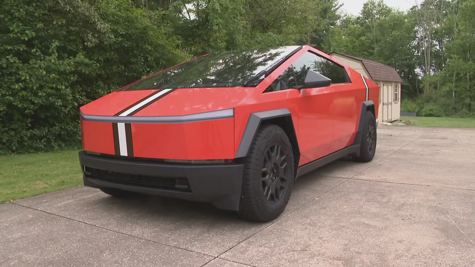 3News’ David Greenberg introduces us to the owner of the Cybertruck designed to look like a Cleveland Browns helmet.