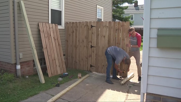 JAY DIY: Finishing a fence for Stephanie Haney & Mike Polk Jr.'s pup Oscar Wilde