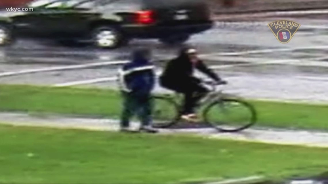 Cleveland police searching for armed robbery suspects | wkyc.com