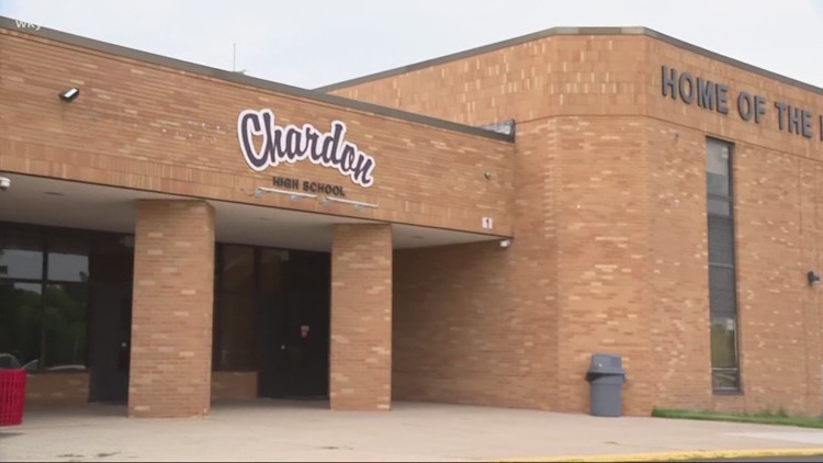 Parents, students outraged after Chardon school board member monitors dress code off-campus