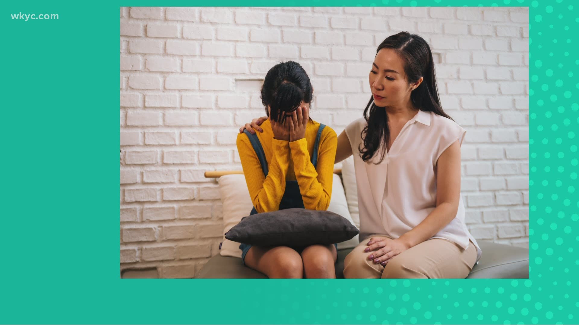 In our series, 'Mom Minute Monday,' we take topics that matter to you to the experts. Today, how to stay connected to your teen during the pandemic.