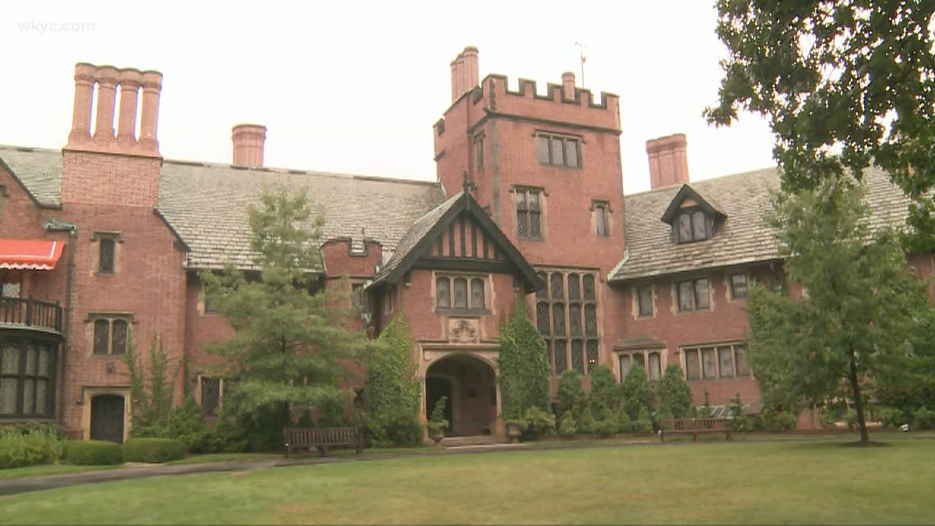 If you’ve been hoping for some fresh scenery, Stan Hywet is here for you. The Akron landmark will begin opening its grounds Friday for visitors to walk and explore.