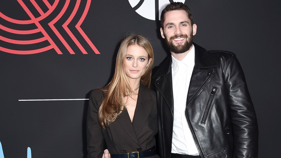 Cavs' Kevin Love to marry model Kate Bock | wkyc.com