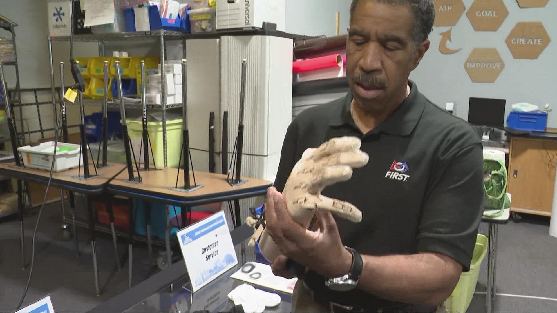 Cleveland students use technology to build prosthetic limbs