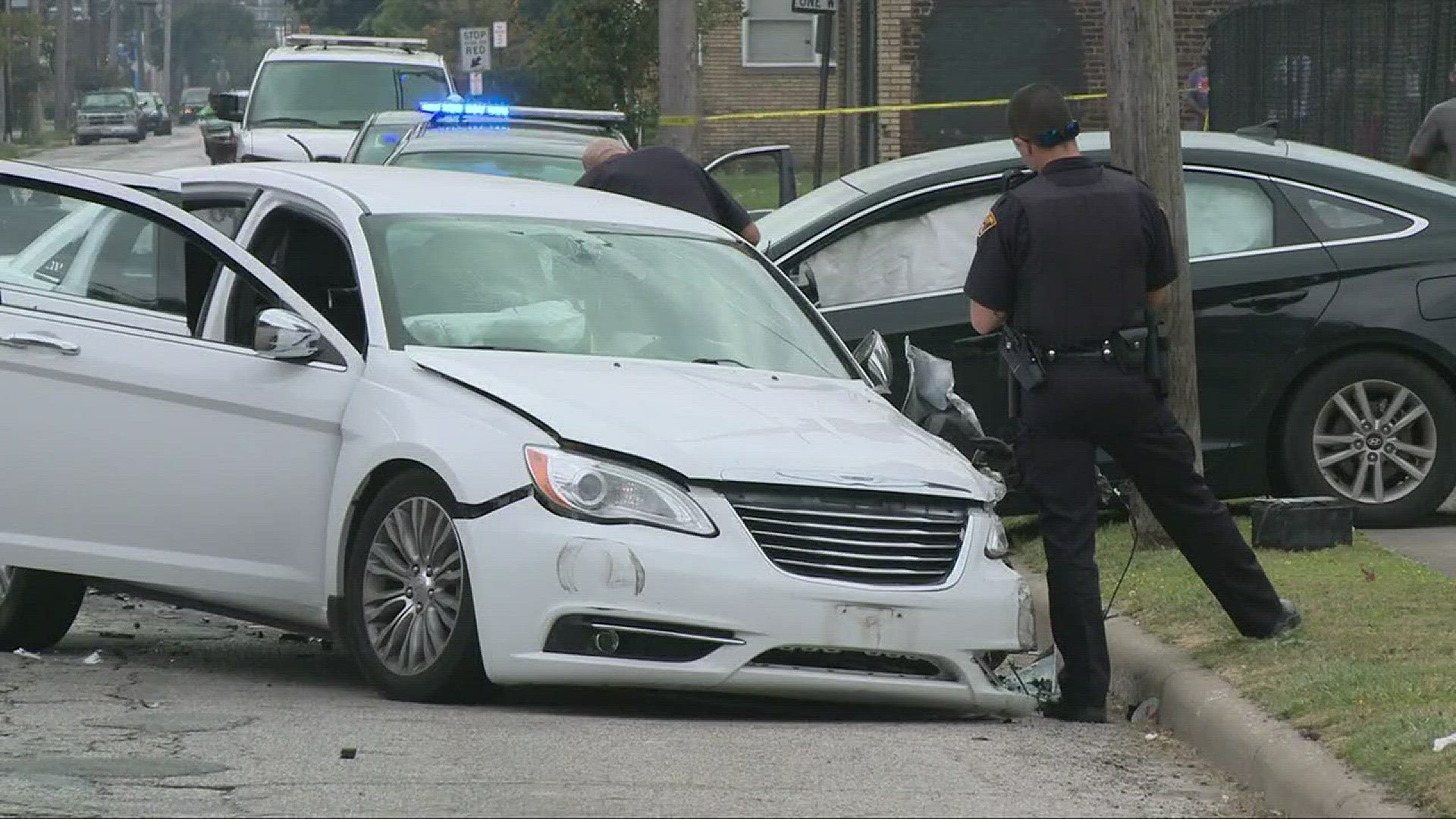 4 possible bank robbery suspects arrested after car crash | wkyc.com