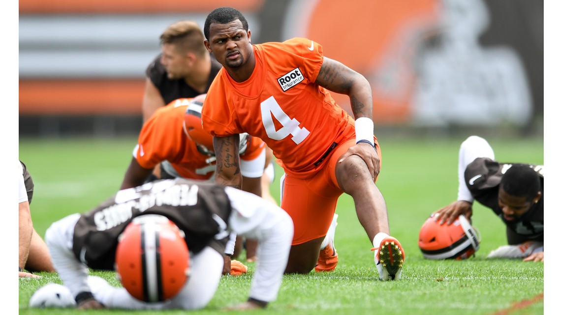 Amari Cooper Cleveland Browns Unsigned Carries the Ball Photograph