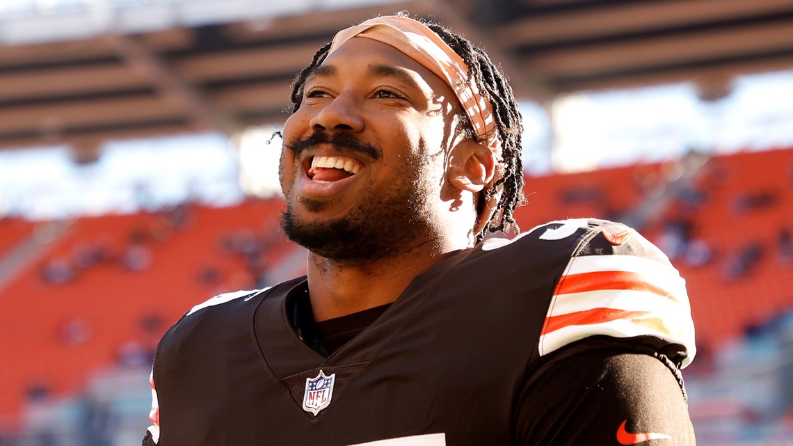 Myles Garrett – Waiākea Hawaiian Volcanic Water